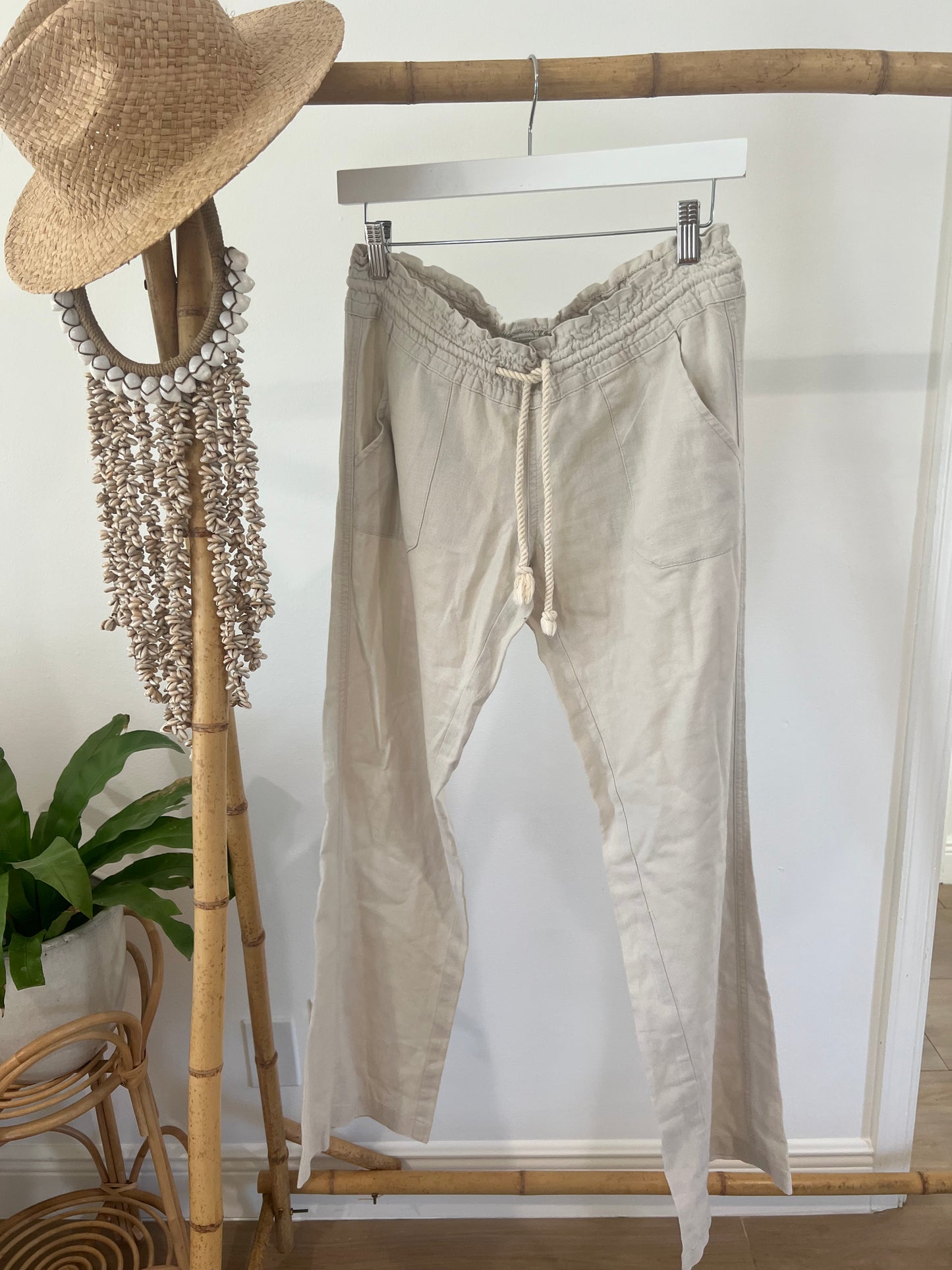 Low-Rise Linen Pant