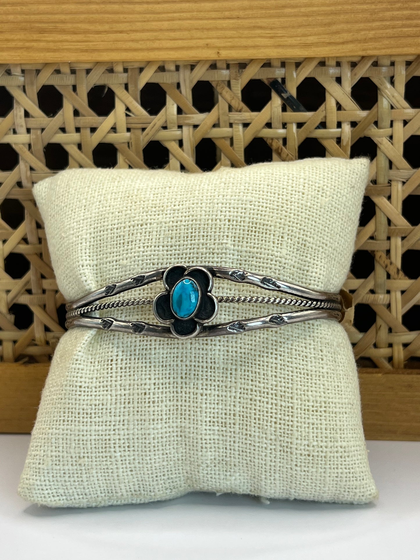 Dainty Flower Cuff
