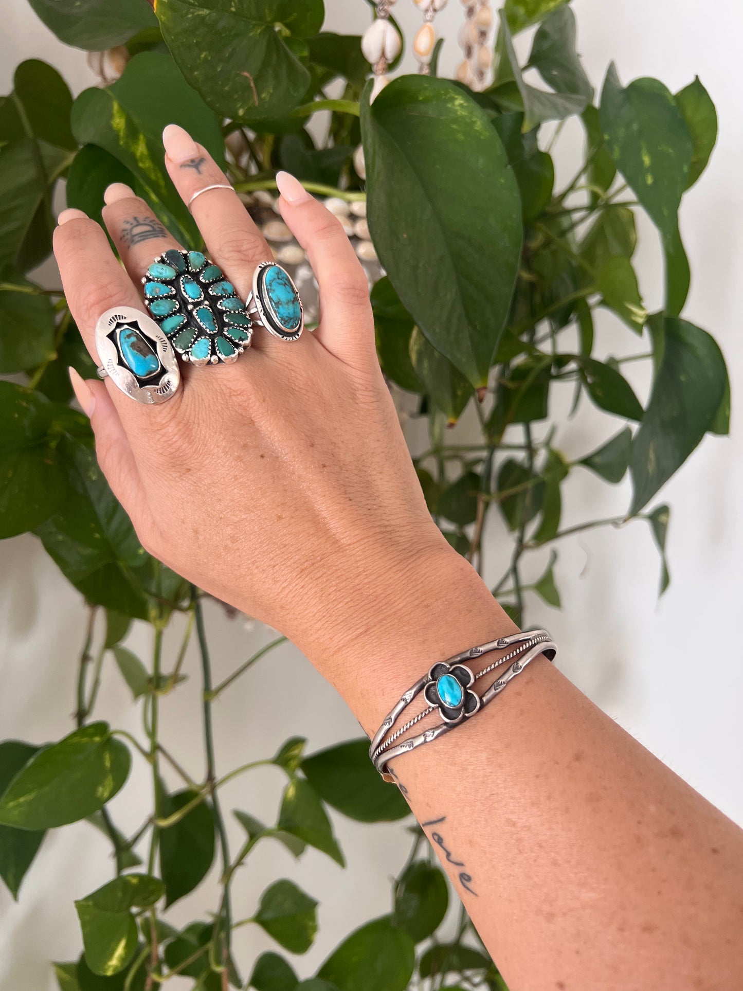 Dainty Flower Cuff